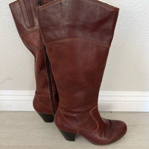 Born BOC study tall whisky brown leather zippered stack heeled tall boots size 8